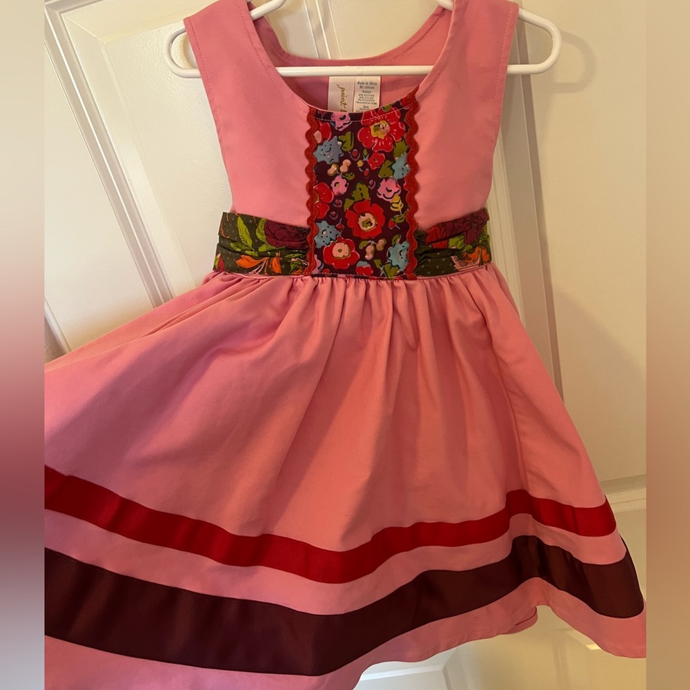 Adorable VGUC belted Matilda Jane dress